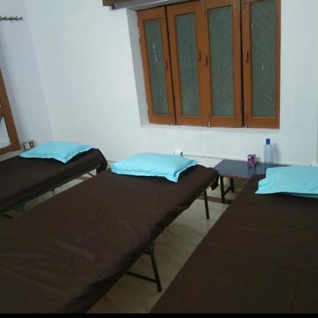 Mannat Rooms Аллахабад Екстер'єр фото